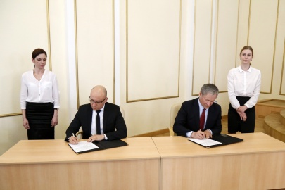 В Правительстве Курганской области подписано Соглашение о сотрудничестве с ЗАО «Русагротранс» 